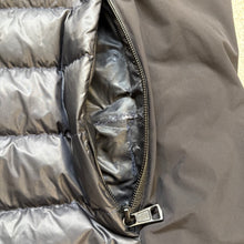 Load image into Gallery viewer, Moncler Hers Navy Size 3