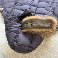 Load image into Gallery viewer, Moncler Cluny Navy Size 2