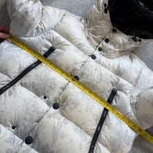 Load image into Gallery viewer, Moncler Grenoble Noussan White Camo Size 3