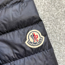 Load image into Gallery viewer, Moncler Hers Navy Size 3