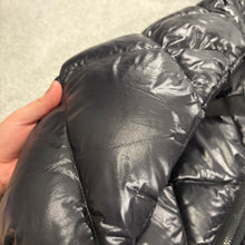 Load image into Gallery viewer, Women’s Moncler Echinops Black Size 4