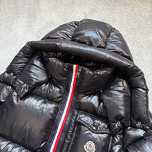 Load image into Gallery viewer, Moncler Montbeliard Black Size 5