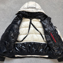Load image into Gallery viewer, Moncler Grenoble Noussan White Camo Size 3