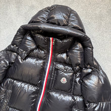 Load image into Gallery viewer, Moncler Montbeliard Black Size 5