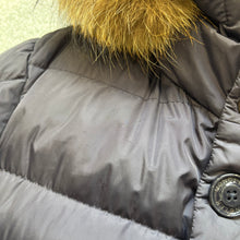 Load image into Gallery viewer, Moncler Cluny Navy Size 2