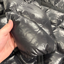 Load image into Gallery viewer, Women’s Moncler Echinops Black Size 4