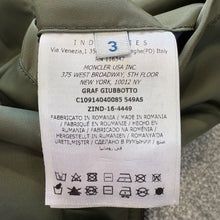 Load image into Gallery viewer, Moncler Graf Reversible Khaki &amp; Navy Camo Size 3
