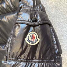 Load image into Gallery viewer, Moncler Ecrins Black Size 2
