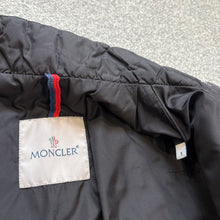 Load image into Gallery viewer, Moncler Portneuf Black Size 1
