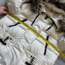 Load image into Gallery viewer, Women’s Moncler Aphrotiti White Size 2
