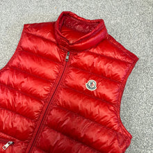 Load image into Gallery viewer, Moncler Gui Gilet Red Size 2
