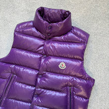 Load image into Gallery viewer, Moncler Tibb Gilet Purple Size 2
