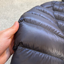 Load image into Gallery viewer, Moncler Avrieux Navy Size 4
