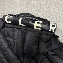 Load image into Gallery viewer, Moncler Salzman Black Size 6
