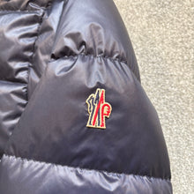 Load image into Gallery viewer, Moncler Grenoble Mouthe Navy Size 4
