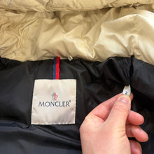Load image into Gallery viewer, Women’s Moncler Aphrotiti White Size 2

