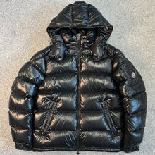 Load image into Gallery viewer, Moncler Maya Black Size 4

