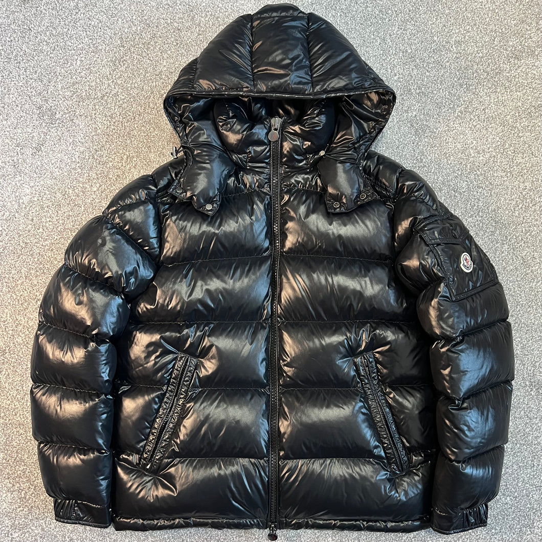 Moncler Maya Black Size 4