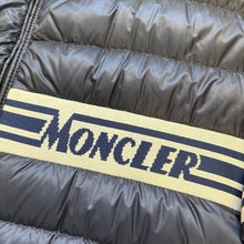 Load image into Gallery viewer, Moncler Renald Navy Size 7
