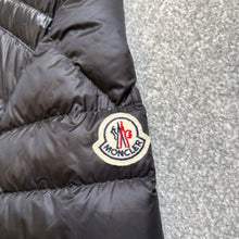 Load image into Gallery viewer, Moncler Daniel Black Size 2
