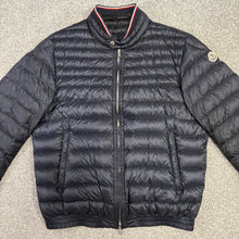 Load image into Gallery viewer, Moncler Garin Navy Size 5

