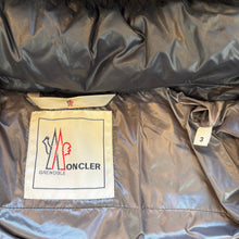 Load image into Gallery viewer, Women’s Moncler Grenoble Bever Black Print Size 3
