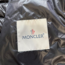 Load image into Gallery viewer, Moncler Daniel Black Size 3
