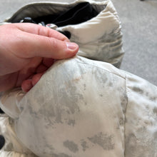 Load image into Gallery viewer, Moncler Grenoble Noussan White Camo Size 3

