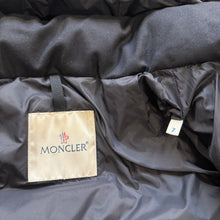 Load image into Gallery viewer, Moncler Allemand Navy Size 7
