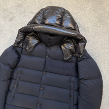 Load image into Gallery viewer, Moncler Aubrac Navy Size 3
