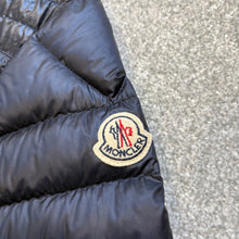 Load image into Gallery viewer, Moncler Daniel Navy Size 2
