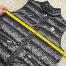 Load image into Gallery viewer, Moncler Gui Gilet Navy Size 4
