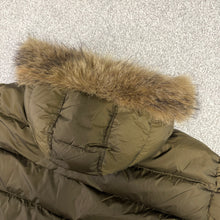 Load image into Gallery viewer, Moncler Cluny Khaki Size 7
