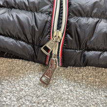 Load image into Gallery viewer, Moncler Daniel Black Size 3
