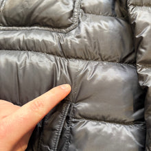 Load image into Gallery viewer, Moncler Forbin Black Size 4
