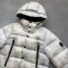 Load image into Gallery viewer, Moncler Grenoble Noussan White Camo Size 3
