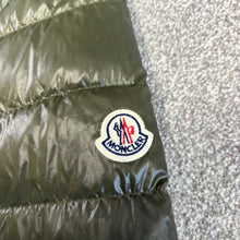 Load image into Gallery viewer, Moncler Pouctal Reversible Jacket Khaki/Black Size 3
