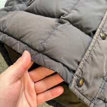 Load image into Gallery viewer, Moncler Beaumont Beige &amp; Navy Size 5
