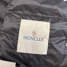 Load image into Gallery viewer, Women’s Moncler Liane Gilet Black Size 4
