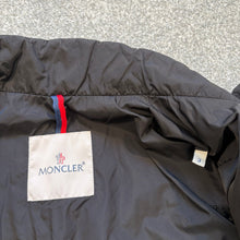 Load image into Gallery viewer, Moncler Portneuf Black Size 3
