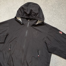 Load image into Gallery viewer, Moncler Grenoble Vieille Black Size 4
