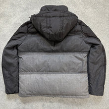 Load image into Gallery viewer, Moncler Rouve Grey &amp; Black Size 6
