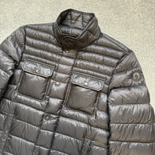 Load image into Gallery viewer, Moncler Forbin Black Size 4
