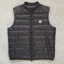 Load image into Gallery viewer, Moncler Arves Gilet Black Size 5
