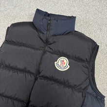 Load image into Gallery viewer, Moncler Almaz Gilet Black &amp; Navy Size 5

