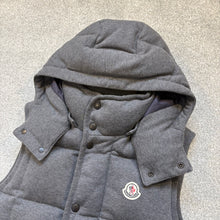 Load image into Gallery viewer, Moncler Maglia Gilet Grey Size Small
