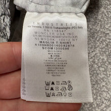 Load image into Gallery viewer, Moncler T-Shirt Camo Size Medium (Fits XS)
