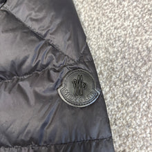 Load image into Gallery viewer, Moncler Vasserot Black Size 2
