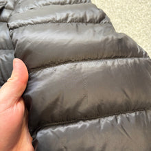 Load image into Gallery viewer, Moncler Forbin Black Size 4
