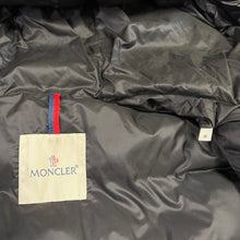 Load image into Gallery viewer, Moncler Salzman Black Size 6
